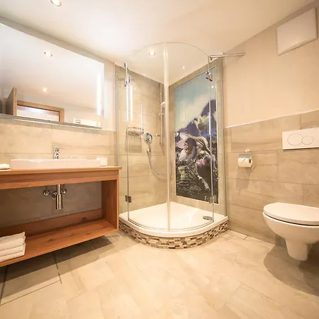 Alpinhome Chalet *